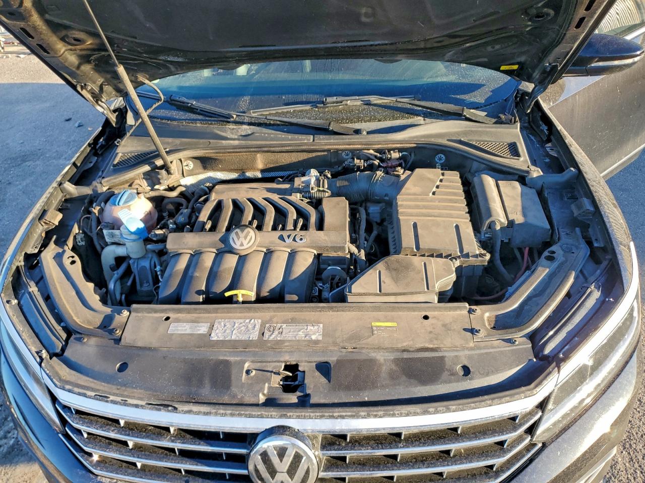 2017 VOLKSWAGEN PASSAT SEL PREMIUM photo 11