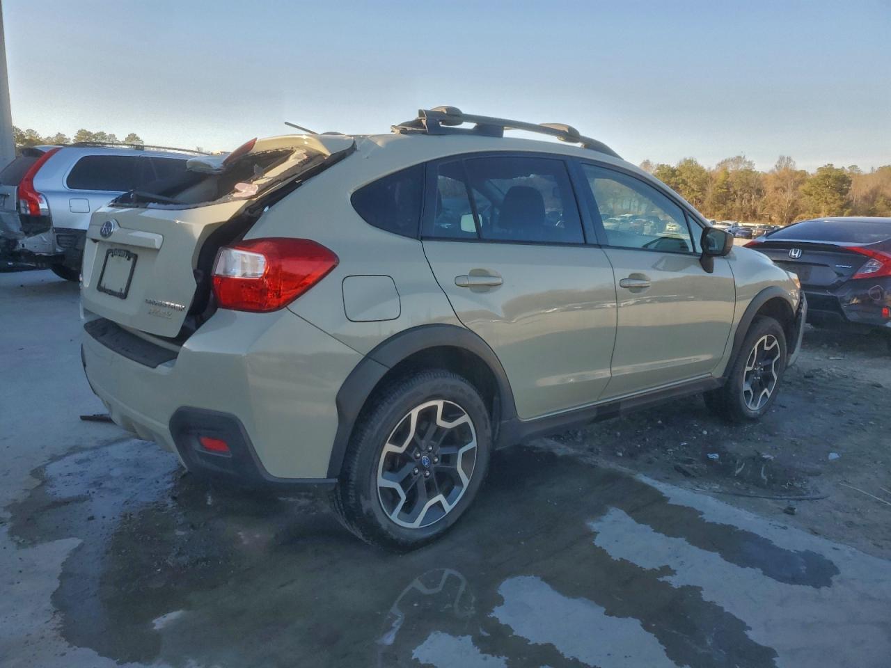 2017 SUBARU CROSSTREK photo 3