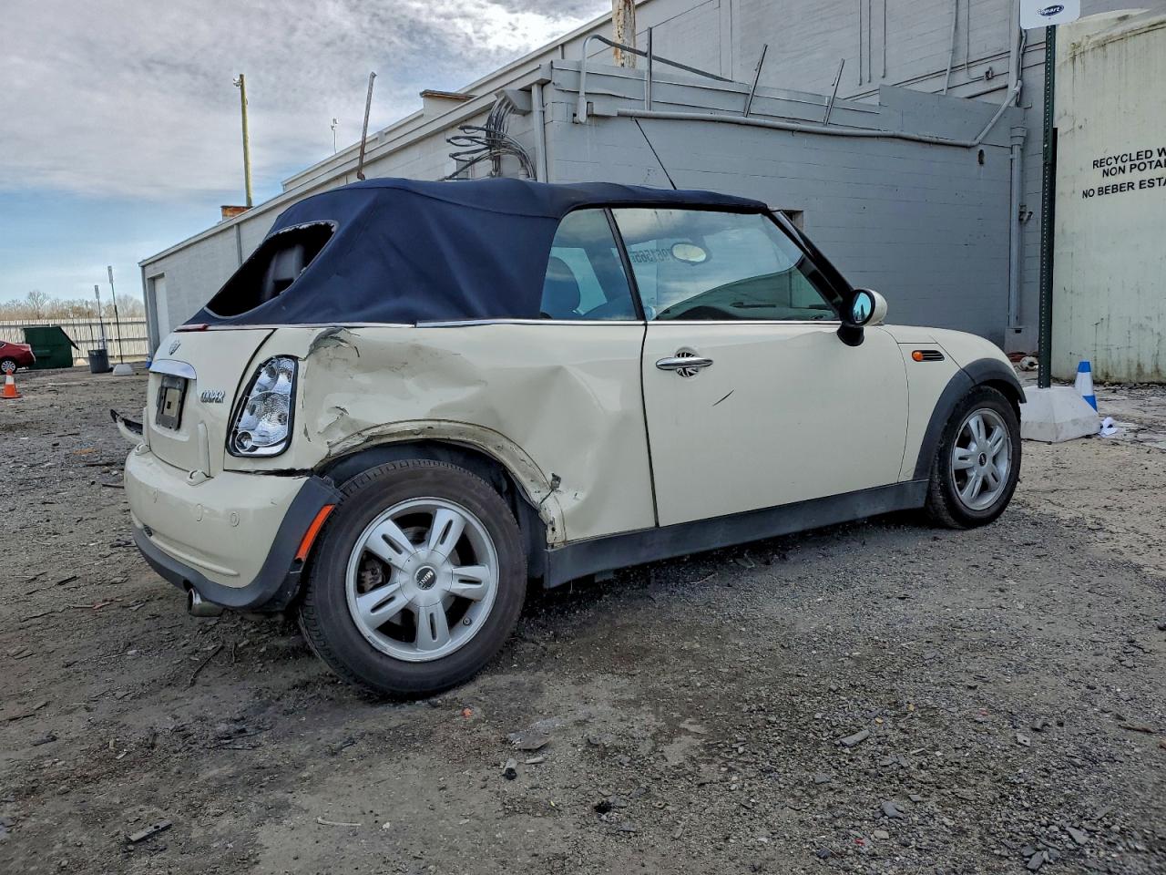 2008 MINI COOPER photo 3