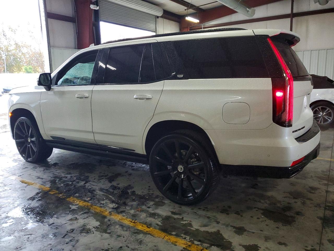 2024 CADILLAC ESCALADE SPORT PLATINUM photo 2