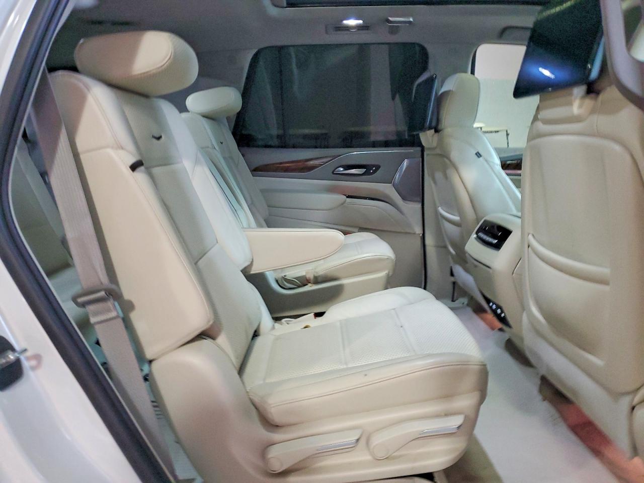 2024 CADILLAC ESCALADE SPORT PLATINUM photo 11