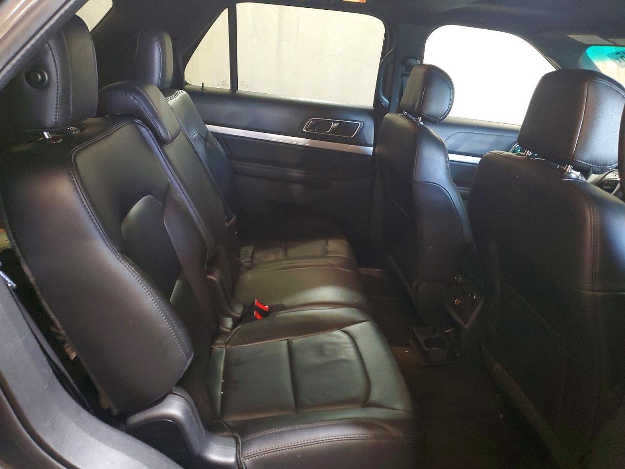 2017 FORD EXPLORER XLT photo 11