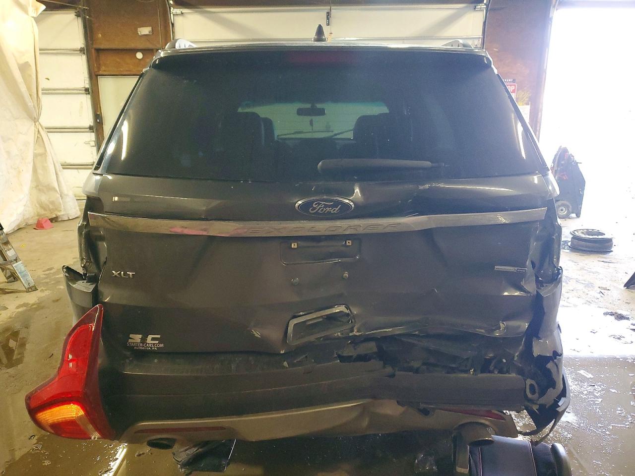 2017 FORD EXPLORER XLT photo 6