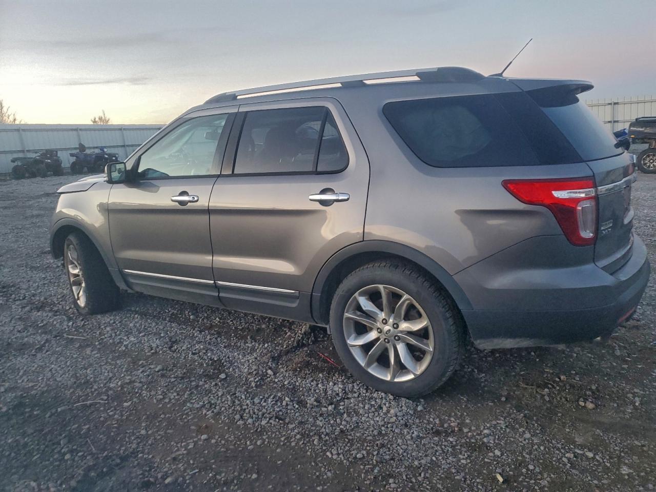 2014 FORD EXPLORER XLT photo 2