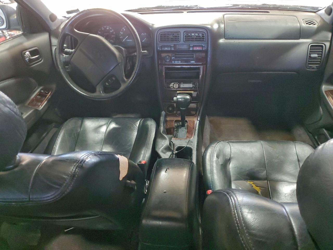 1997 INFINITI I30 photo 8