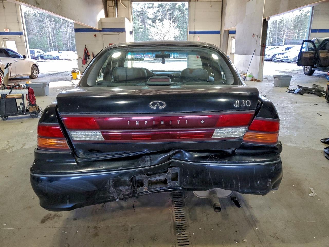 1997 INFINITI I30 photo 6