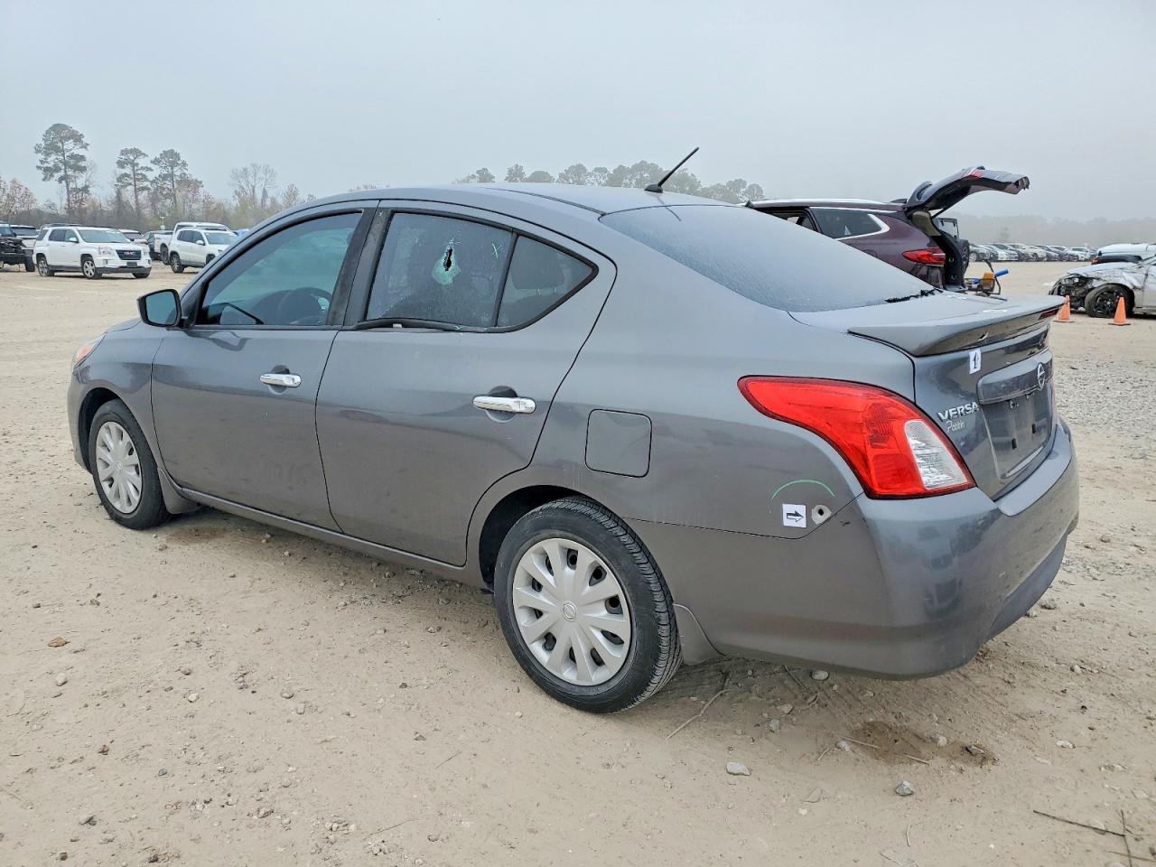 2018 NISSAN VERSA S photo 2