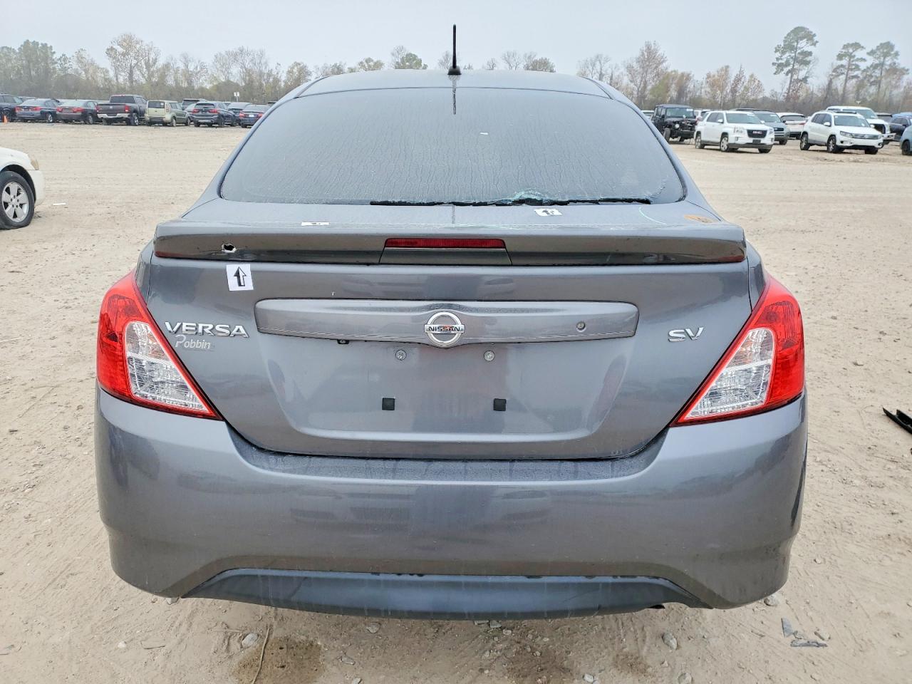 2018 NISSAN VERSA S photo 6
