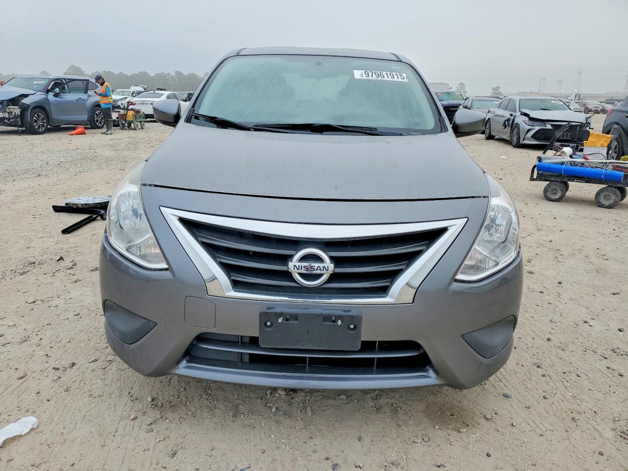 2018 NISSAN VERSA S photo 5