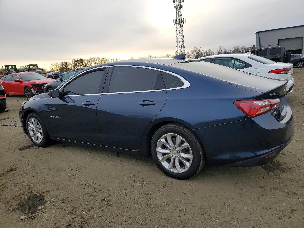 2021 CHEVROLET MALIBU LT photo 2