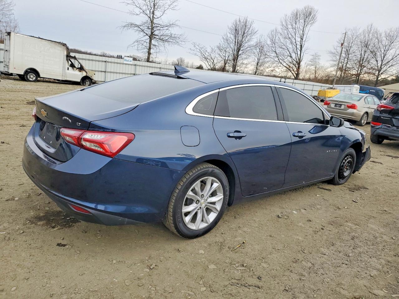 2021 CHEVROLET MALIBU LT photo 3