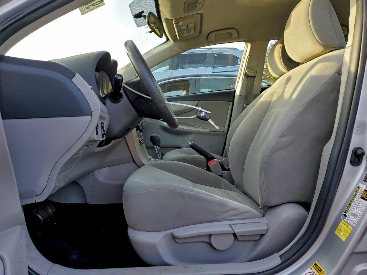 2011 TOYOTA COROLLA BASE photo 13