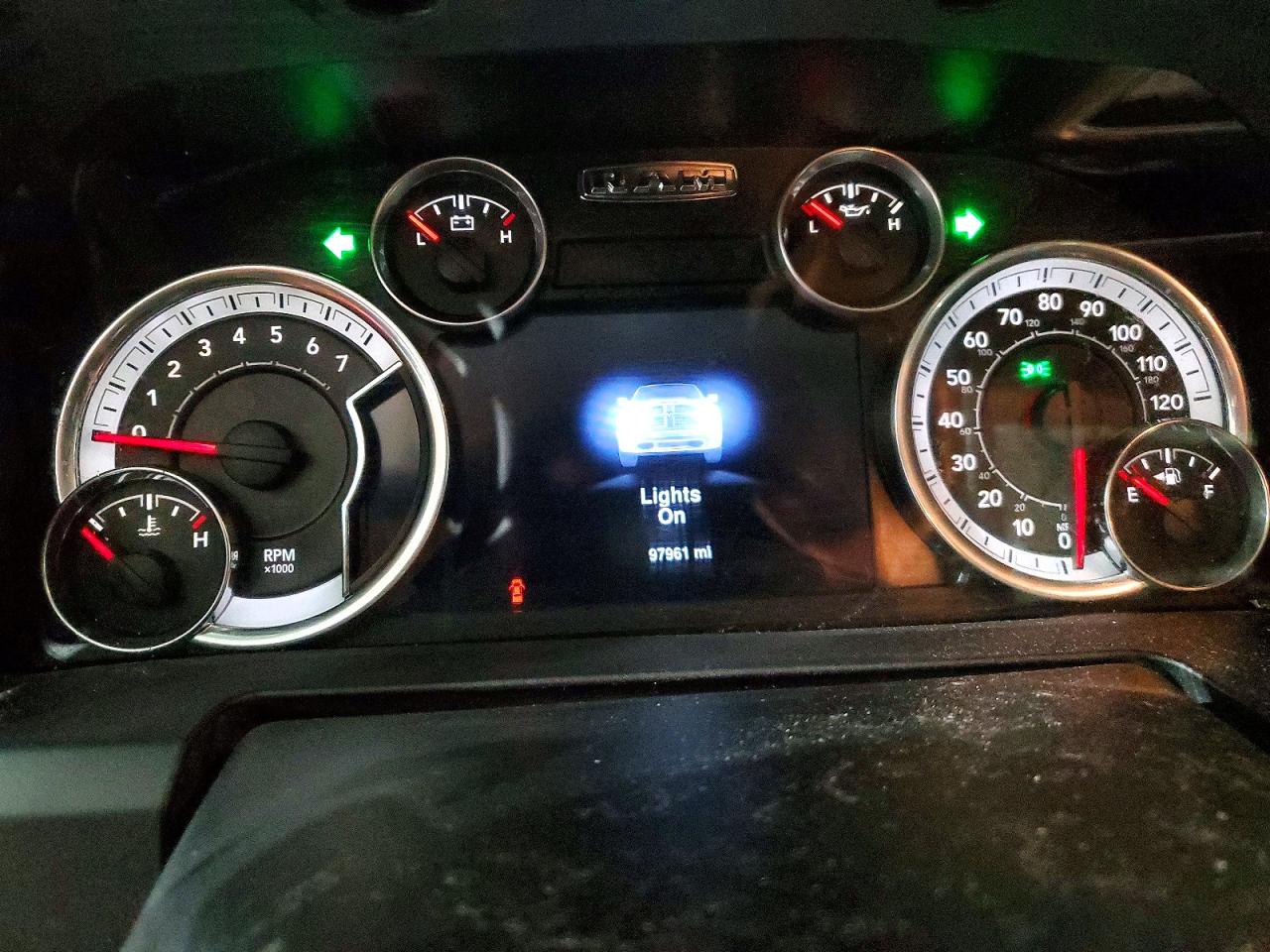 2016 RAM 1500 SLT photo 9