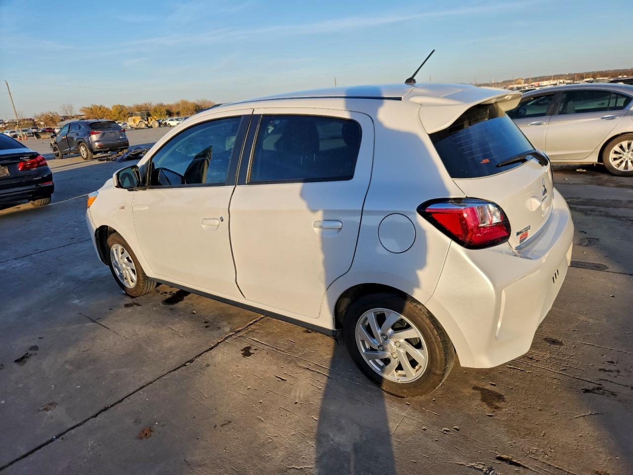 2024 MITSUBISHI MIRAGE ES photo 2