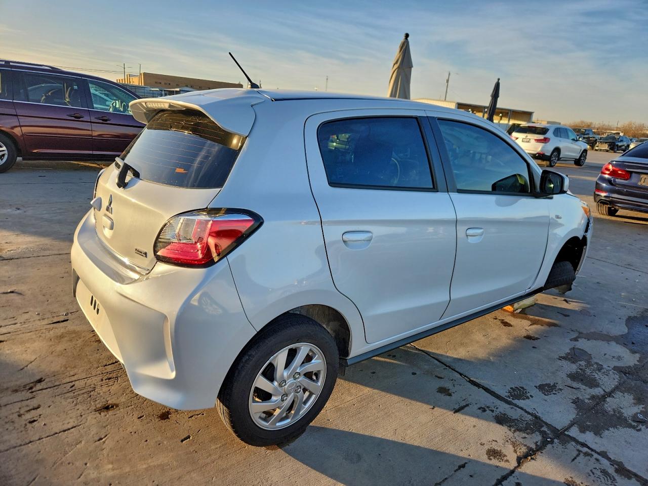 2024 MITSUBISHI MIRAGE ES photo 3