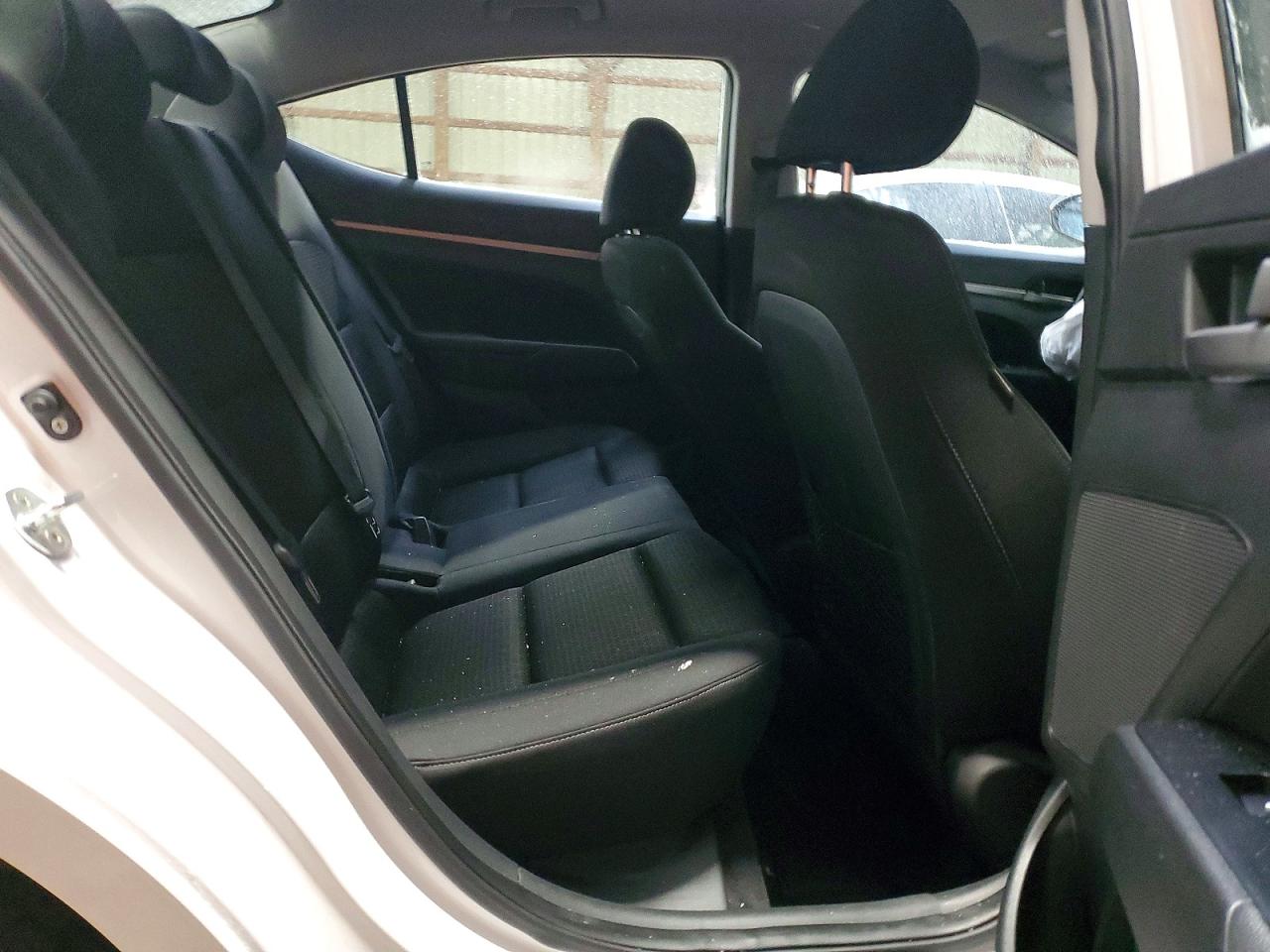 2018 HYUNDAI ELANTRA SEL photo 10