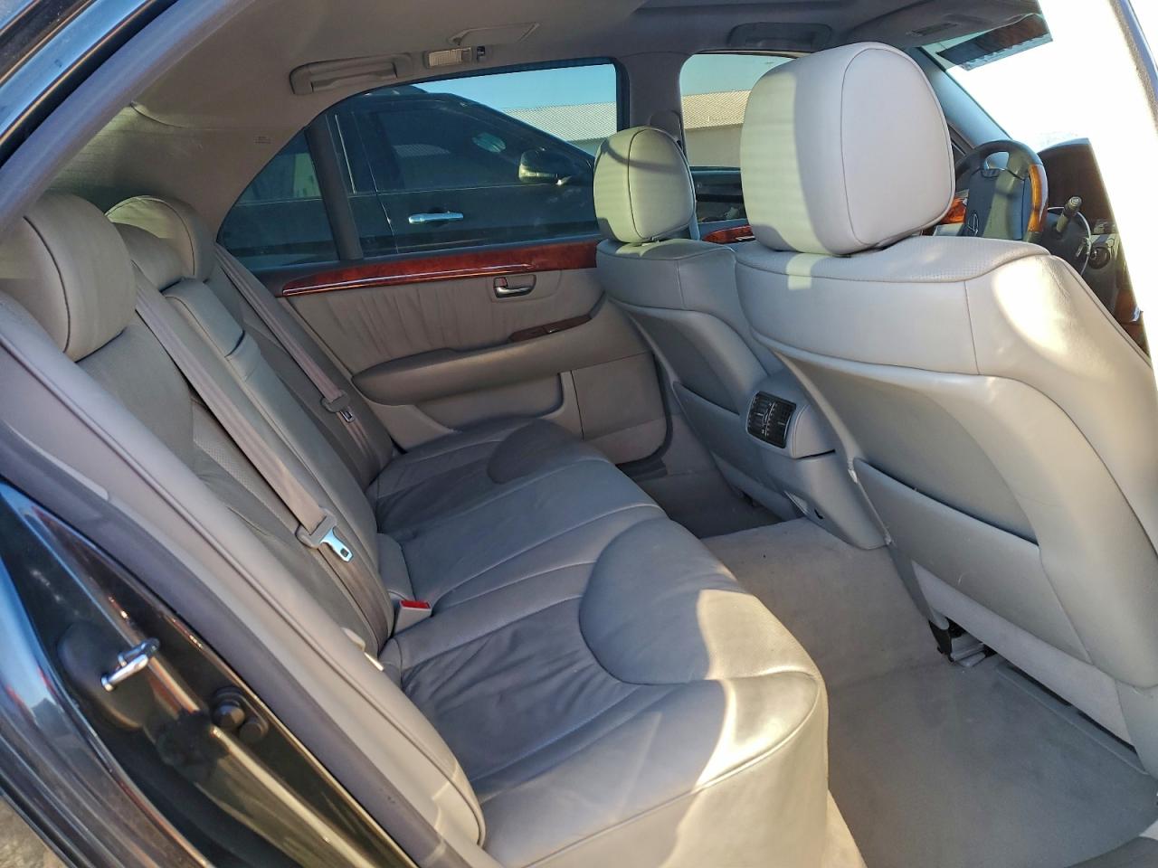 2004 LEXUS LS 430 photo 10