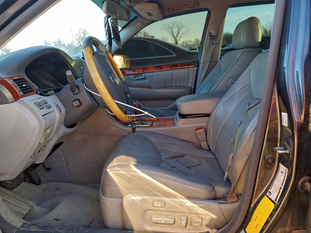 2004 LEXUS LS 430 photo 7