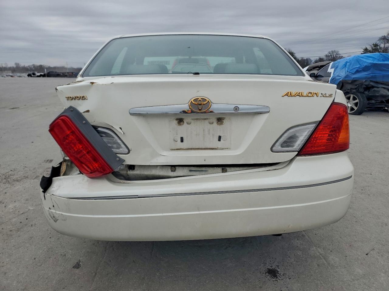 2002 TOYOTA AVALON XL photo 6
