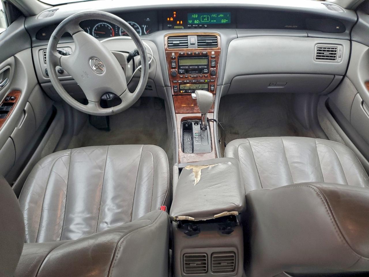 2002 TOYOTA AVALON XL photo 8