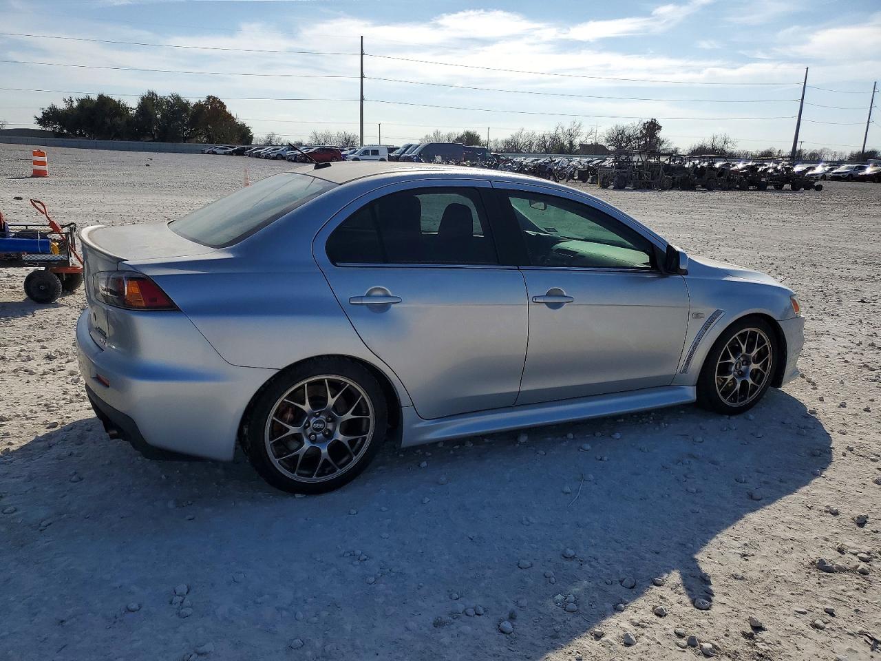 2011 MITSUBISHI LANCER EVOLUTION MR photo 3
