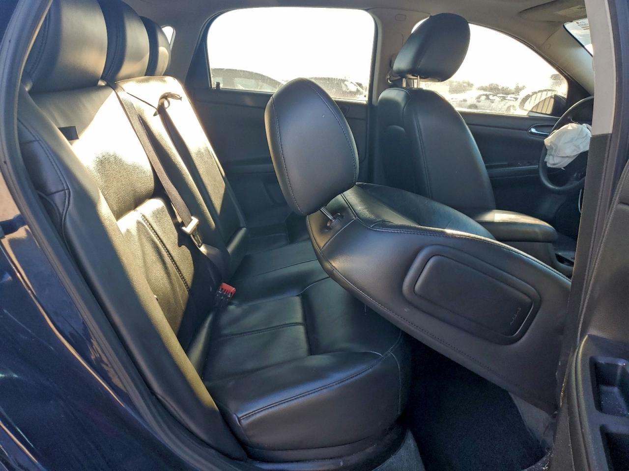 2011 CHEVROLET IMPALA LT photo 10