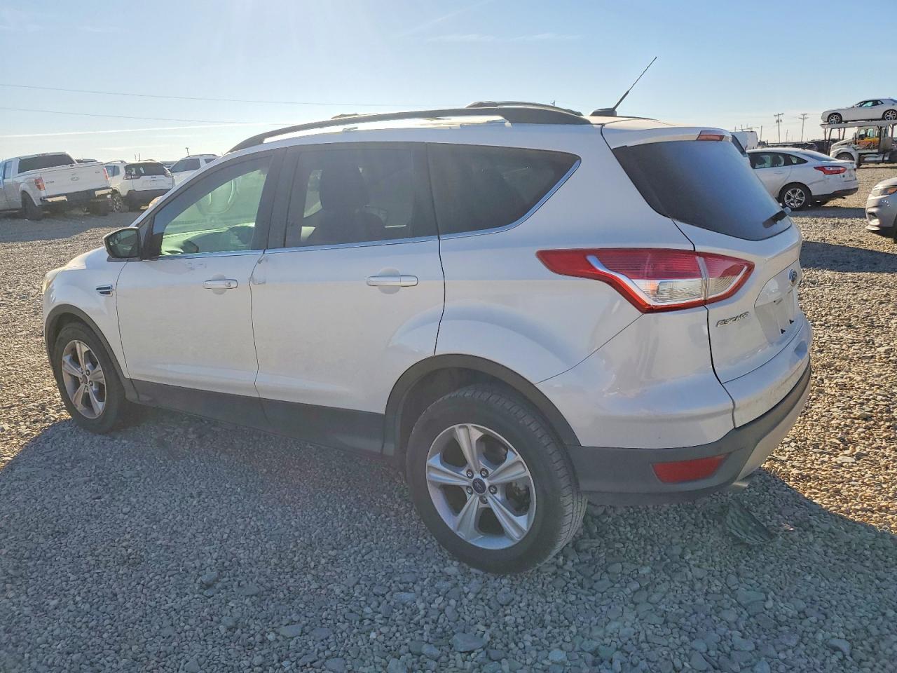 2016 FORD ESCAPE SE photo 2