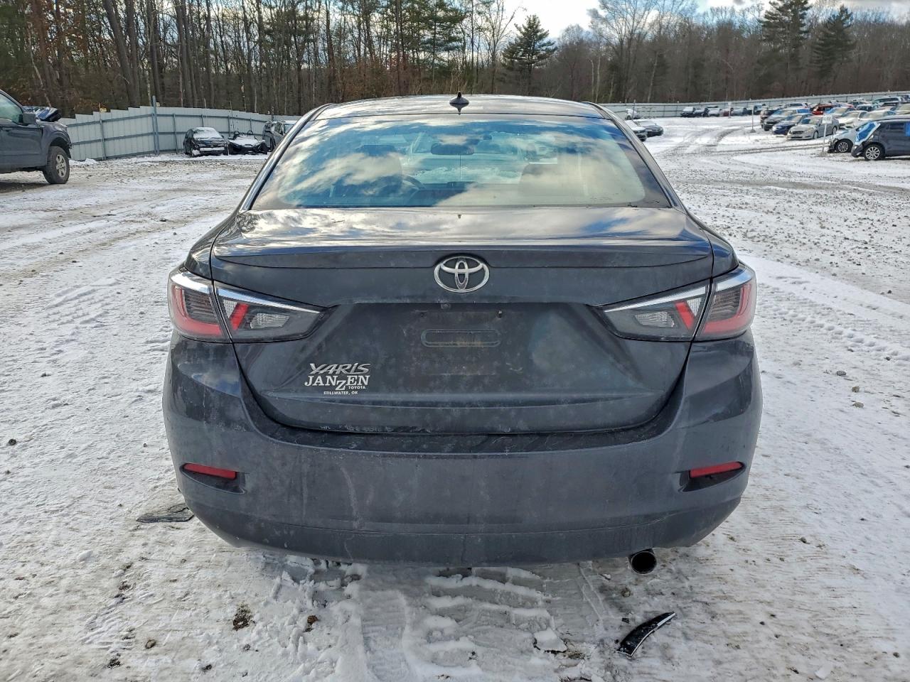 2019 TOYOTA YARIS L photo 6