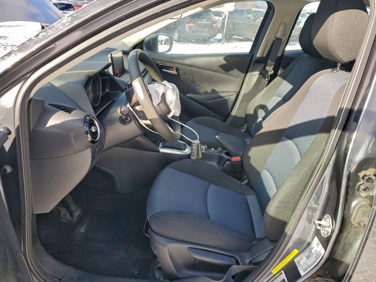2019 TOYOTA YARIS L photo 7