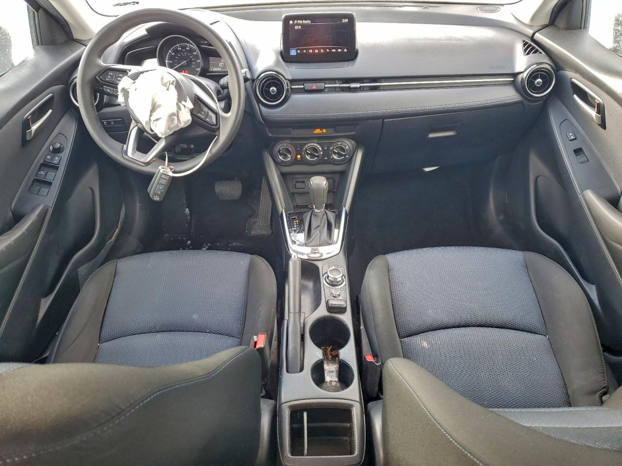 2019 TOYOTA YARIS L photo 8