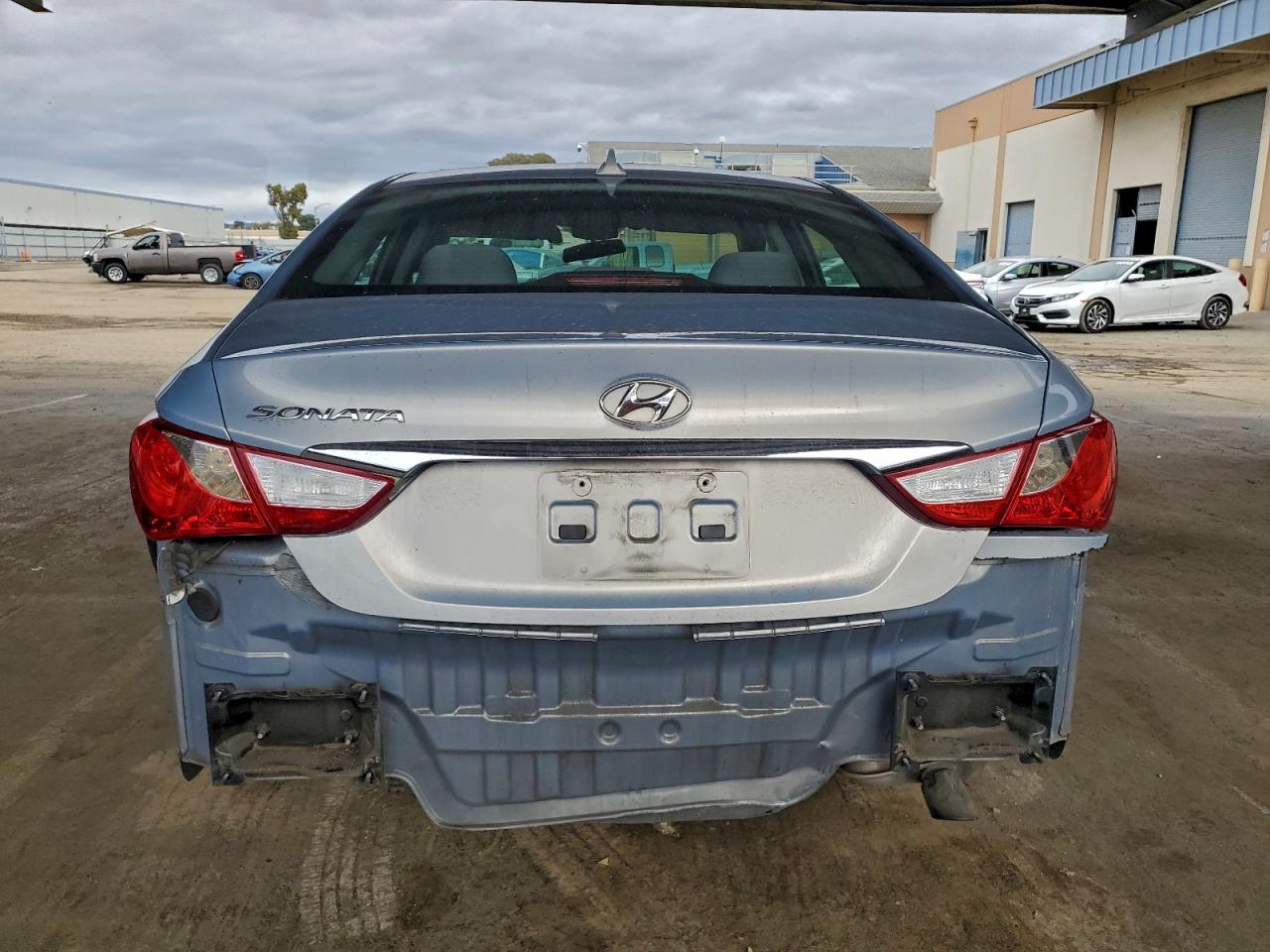 2013 HYUNDAI SONATA GLS photo 6