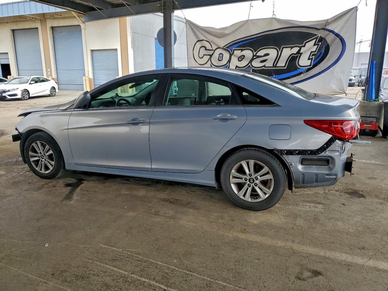 2013 HYUNDAI SONATA GLS photo 2