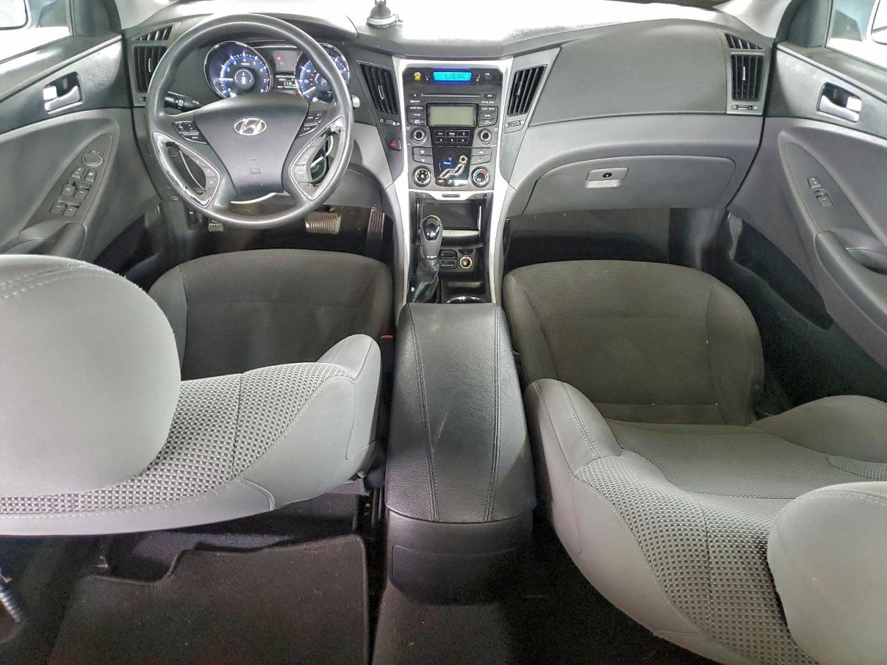 2013 HYUNDAI SONATA GLS photo 8