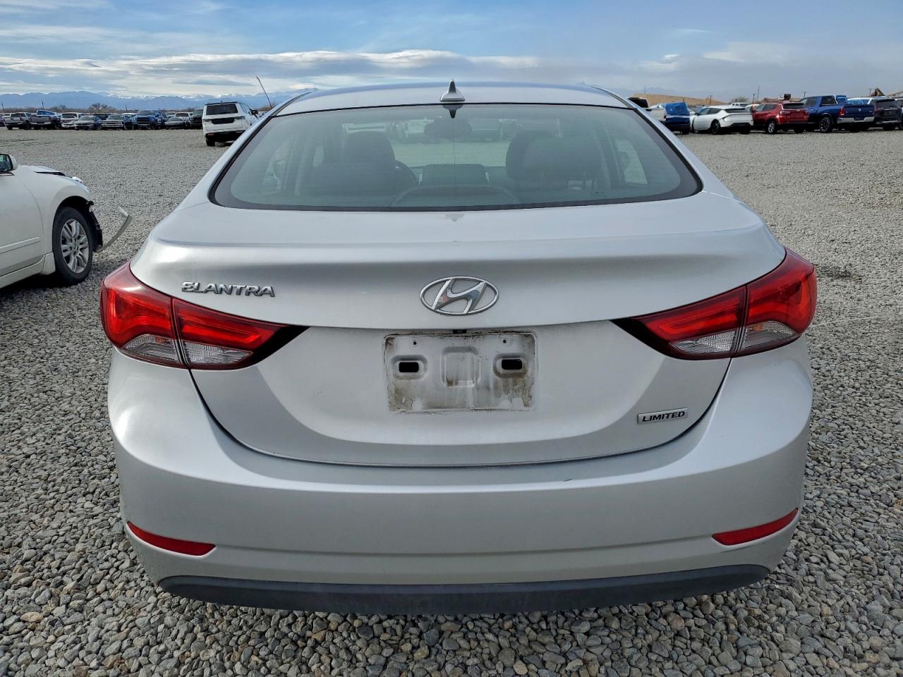 2014 HYUNDAI ELANTRA SE photo 6