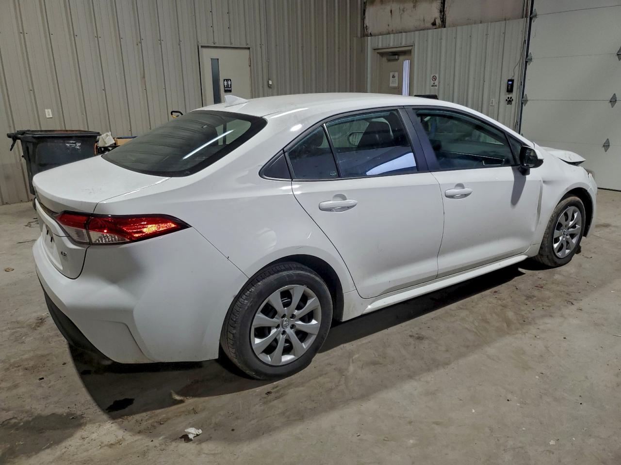 2024 TOYOTA COROLLA LE photo 3