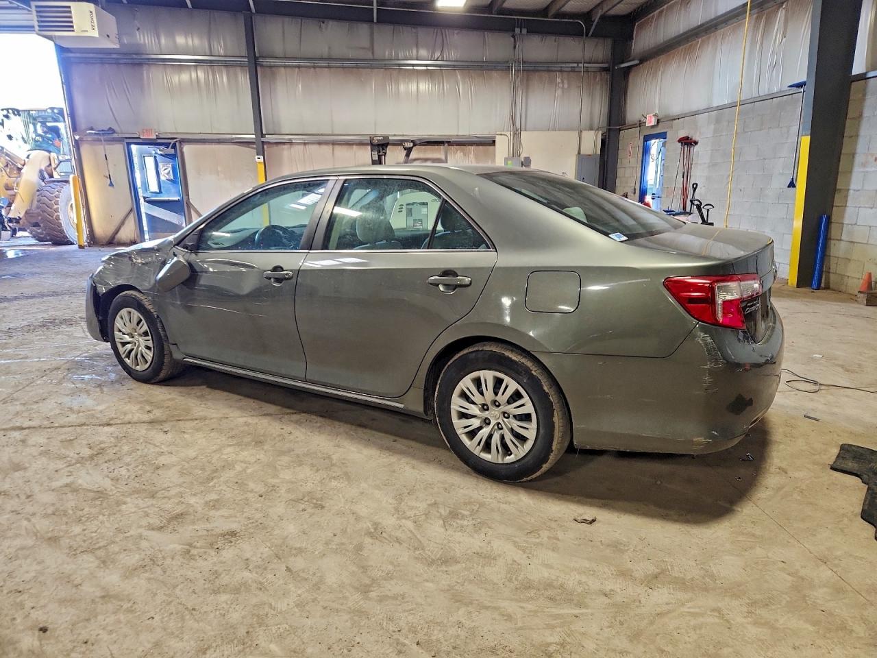 2013 TOYOTA CAMRY L photo 2