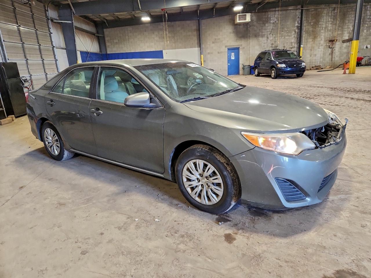 2013 TOYOTA CAMRY L photo 4