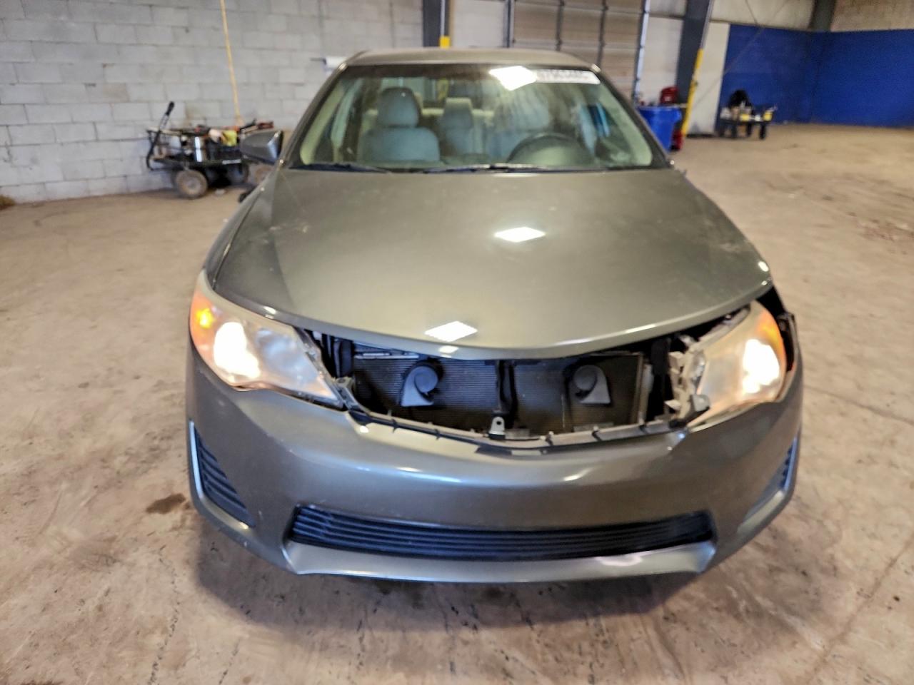 2013 TOYOTA CAMRY L photo 5