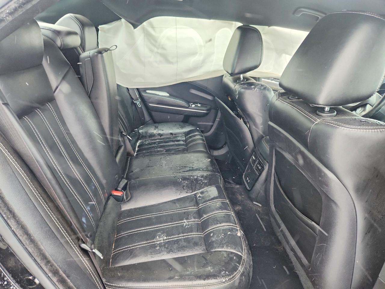 2019 CHRYSLER 300 S photo 10