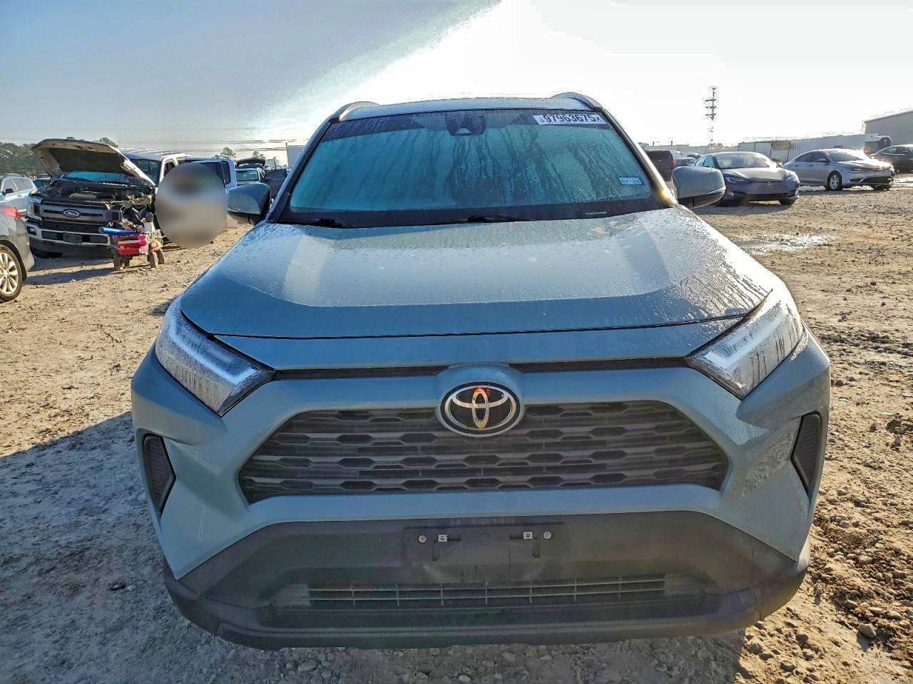 2022 TOYOTA RAV4 XLE photo 9