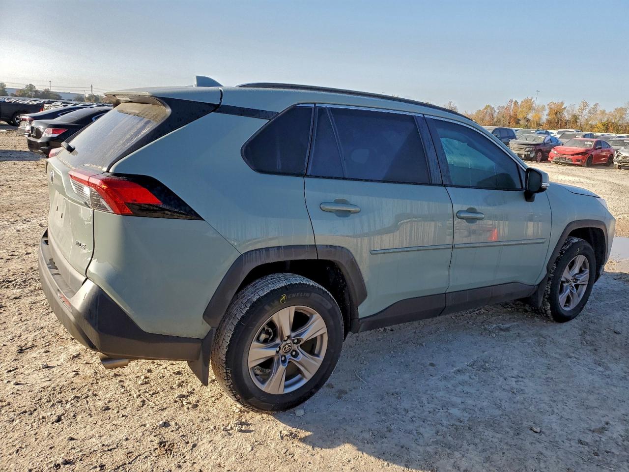 2022 TOYOTA RAV4 XLE photo 5