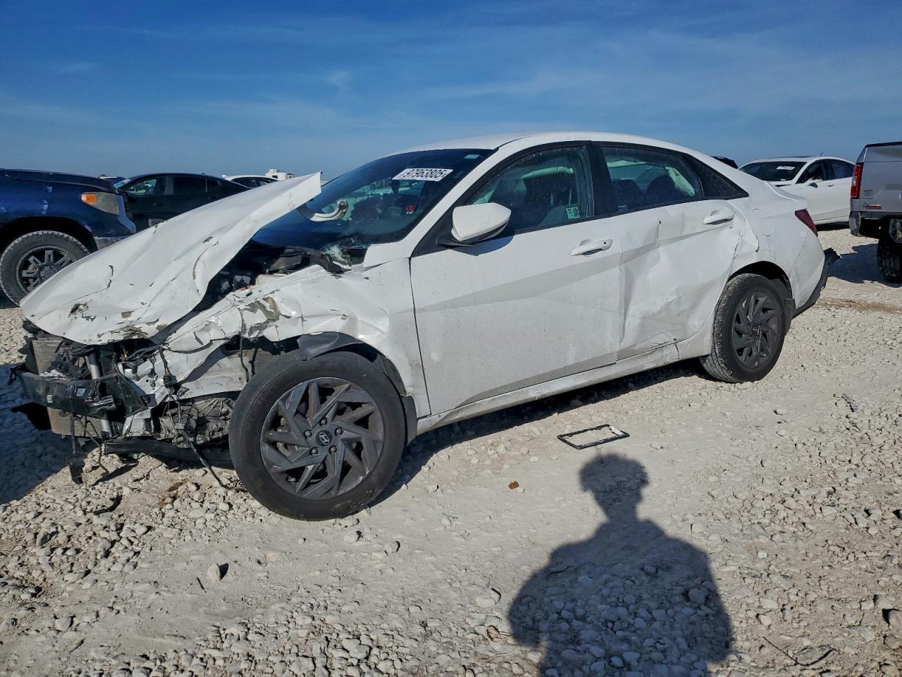 2024 HYUNDAI ELANTRA
