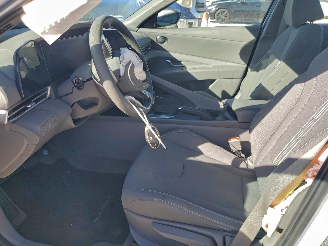 2024 HYUNDAI ELANTRA SEL photo 7