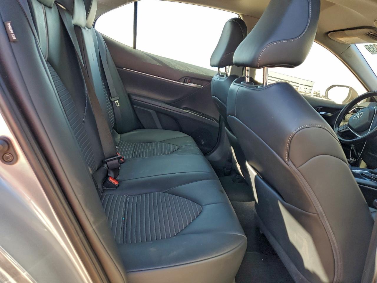 2020 TOYOTA CAMRY SE photo 10