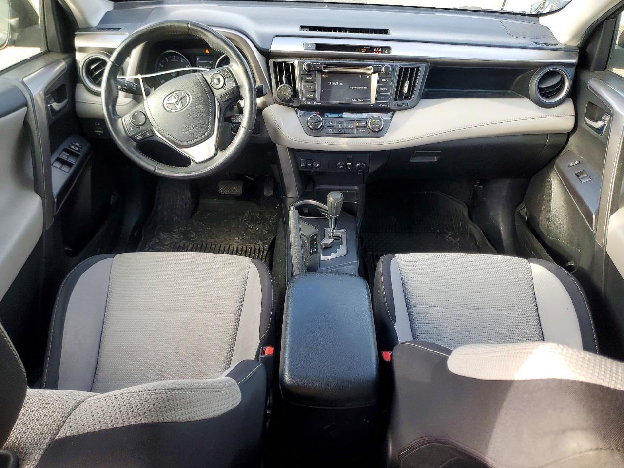 2017 TOYOTA RAV4 XLE photo 8