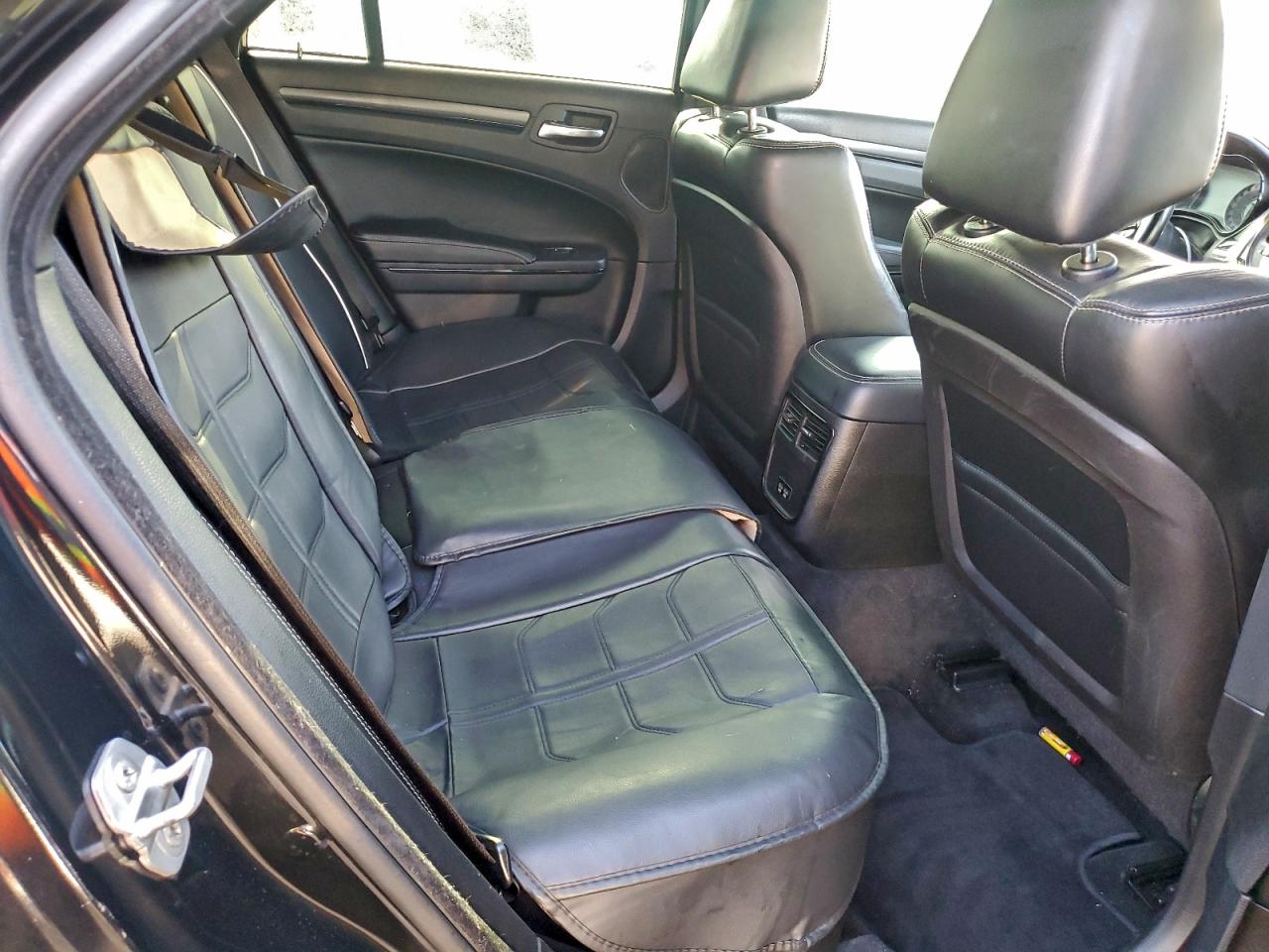 2015 CHRYSLER 300 S photo 10