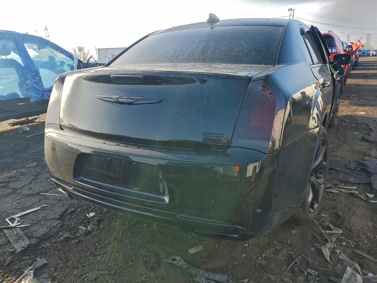 2015 CHRYSLER 300 S photo 6