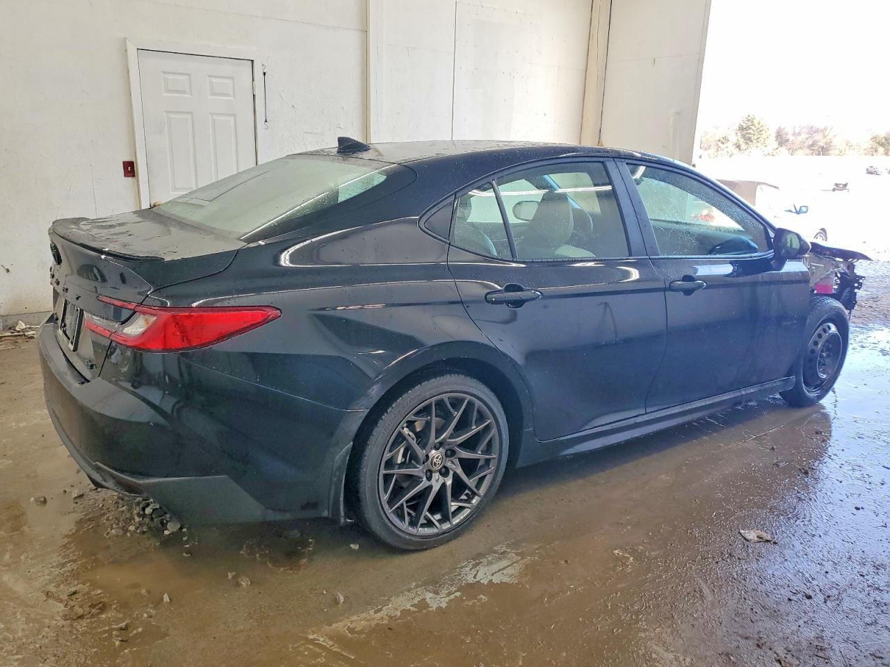2026 TOYOTA CAMRY XSE photo 3
