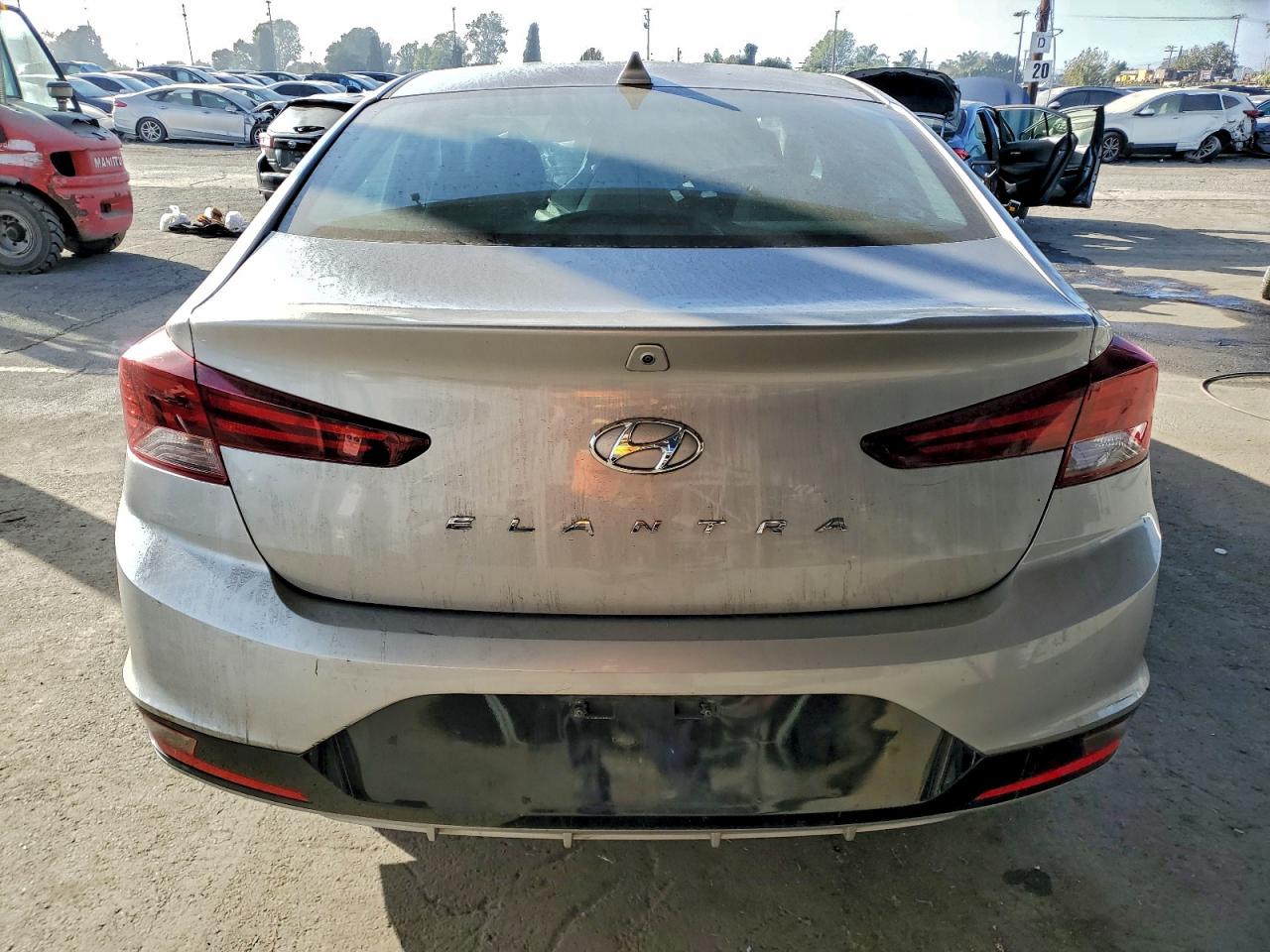 2020 HYUNDAI ELANTRA SEL photo 6