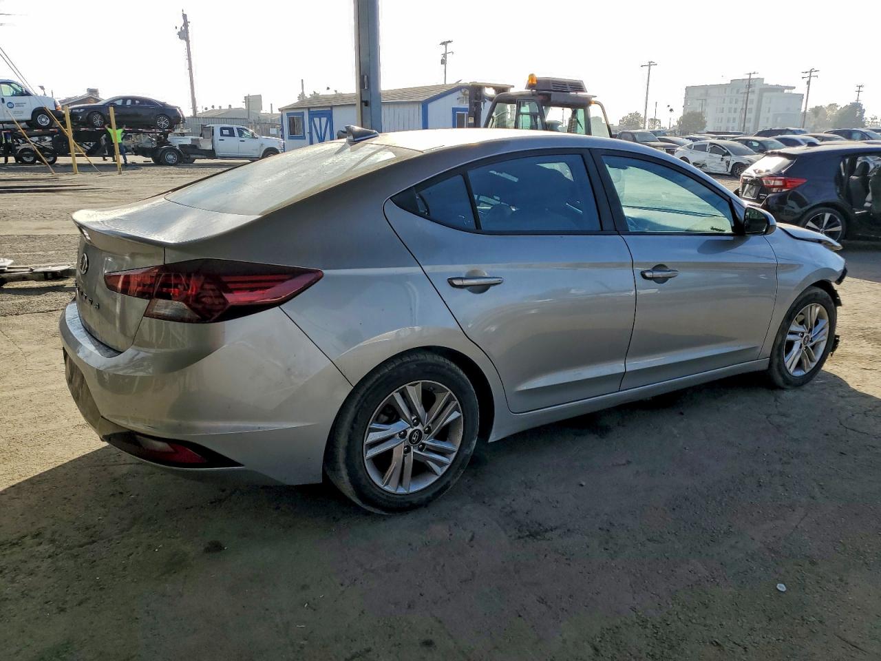 2020 HYUNDAI ELANTRA SEL photo 3